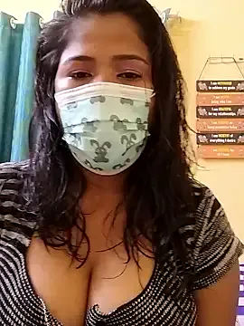 HAANNIAA — Boobs show