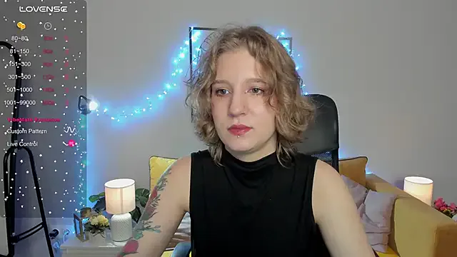 Hailey_Foxy — take off pants