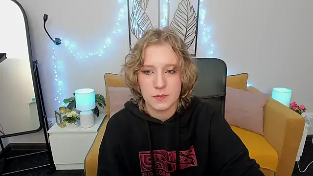 Hailey_Foxy — show boobs