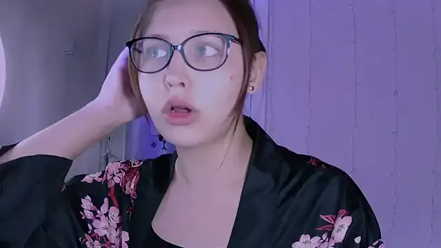 HalleTreats — Lick fingers