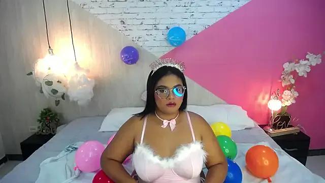 StripChat hannahjackson_ is Freechat hannahjackson_ — pop 2 balloons