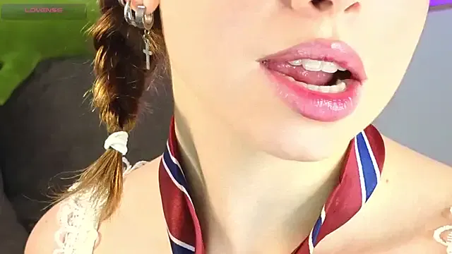 Hanny_babyy — Show with saliva