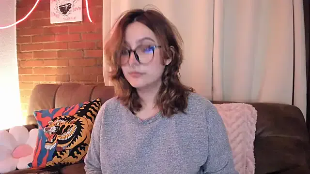Hazelbrownn2000 — Freechat on StripChat