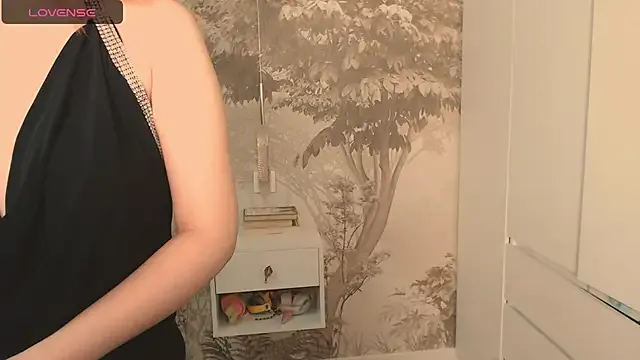 Hiaru_Cutie — take off dress