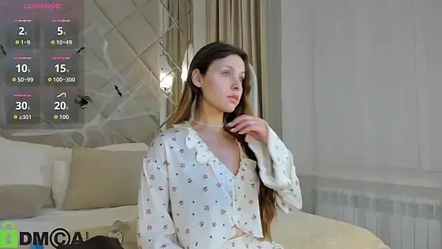 Hina_Smith — Take off your T-shirt