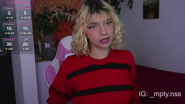 HiScarlett — Finger  in pussy