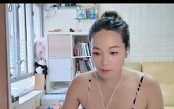 HK_MiShine666 — Freechat on StripChat