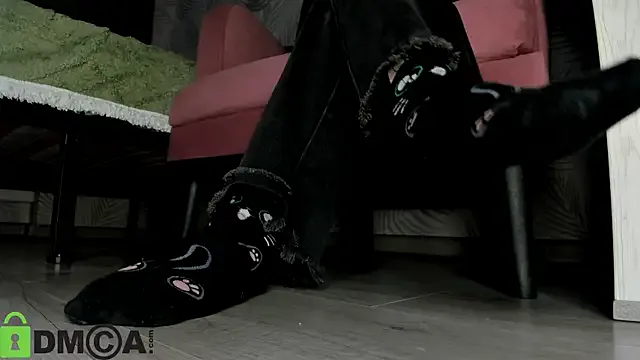 Holy_Silvia — do Mistress heels shiny