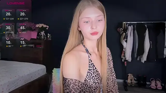 holylisssa — lick lips + eyes contact 