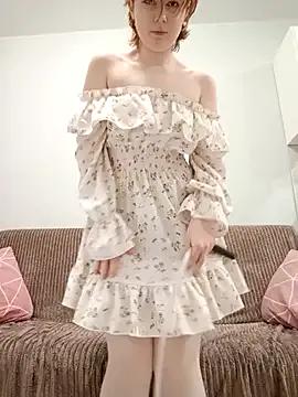 HoneyErica — I'll show you and play with your breasts