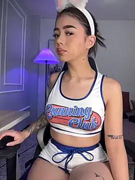 StripChat HoneyMollyX is Freechat HoneyMollyX — Plug anal + squirt finale
