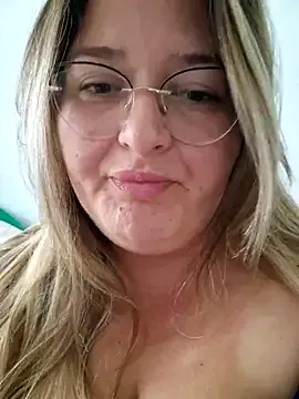 HornyBella88 — Take top off 