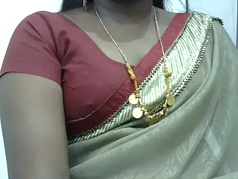 Hot_akshara — boobs oil show
