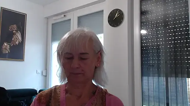 Hot_Ann52 — L SHOW BOOBS
