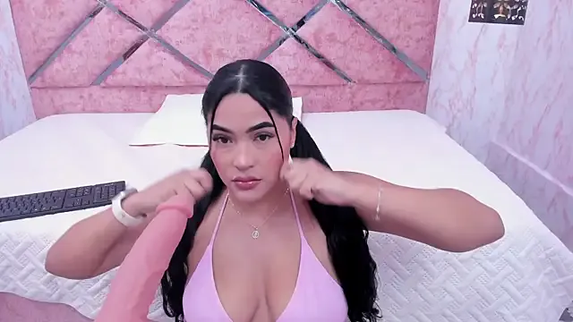 HOT_EMIILY_ — Freechat on StripChat
