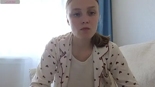 Hot_Lili1 — chest flash