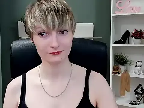 hottieBlair — Naaaaughty tease ;)