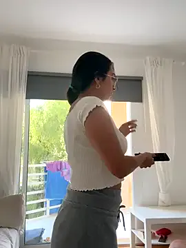 ImDanna — Show my hairypussy and hot tits