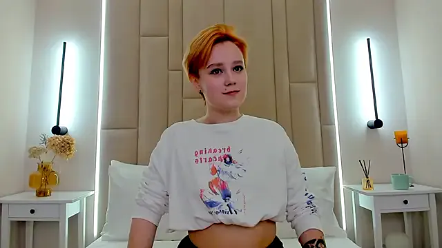 IrisEverly — Tease each nipples close up