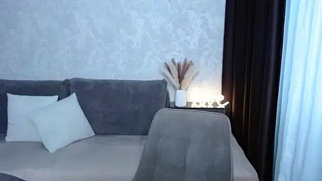 IrisJones — I'll tease you with my ass in panties 