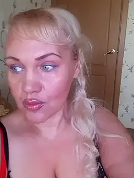 IsabellaBoni — Spank ass25 and fingers