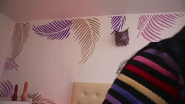 Isabelle_Lane — Smile & welcome kiss 