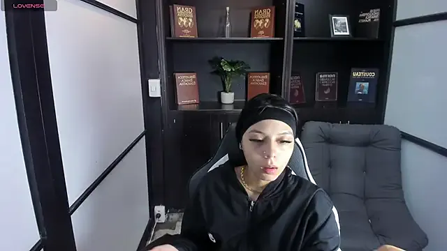 IvonnePrince_ — Doggy posse + red ass