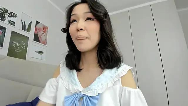 jamienyaam — Squirt show