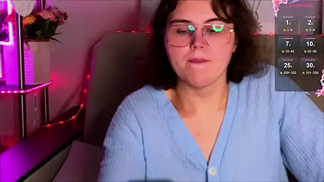 Jane_Curvyy — suck fingers