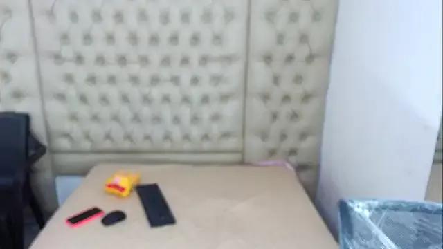 JessicaHott01 — show cum + dildo