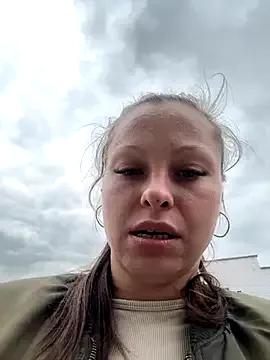 Jessie_Queen_1 — You are so hot 