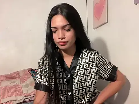 Jessyfoxxx_888 — Im new here, I would like to cum with u!