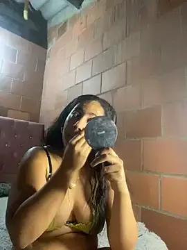 Jessyivonne — Make horny 