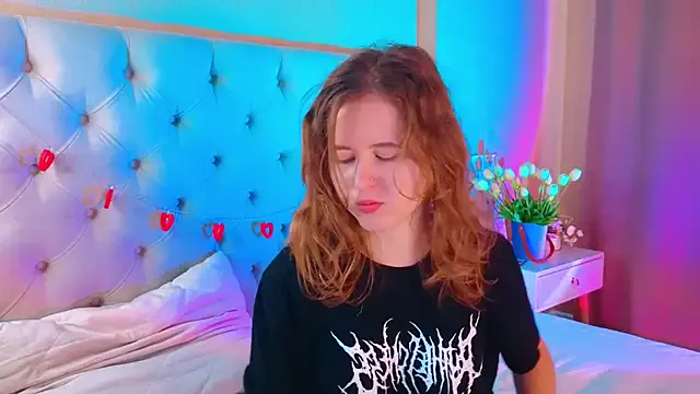 JoannDean — Lick lips and suck finger