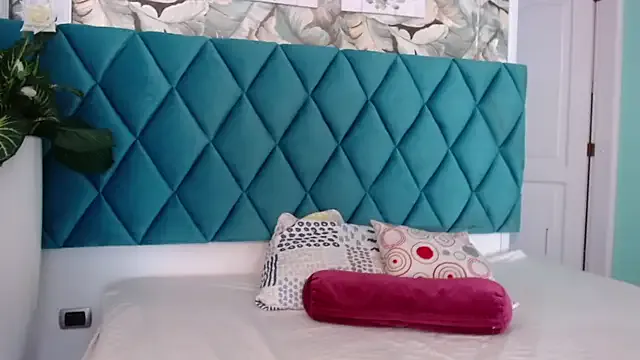 JosieSkyess — Squeeze my tits