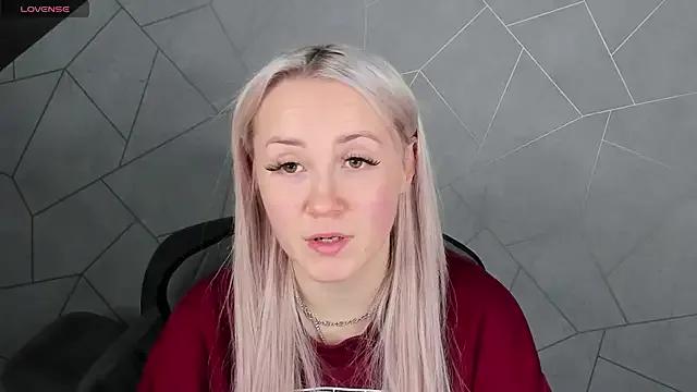Joyce_Howard — show boobs