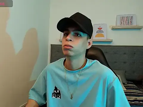 JUAM_ADAMS — Cum Show