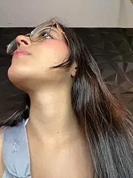 Juanita-Diaz — TOPLES + SPIT PUSSY  IN PUBLIC 