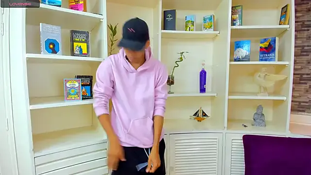 Juicy_Crew — 30 whips in my very strong ass 