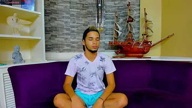 Juicy_Creww — Don't stop fucking my ass without mercy