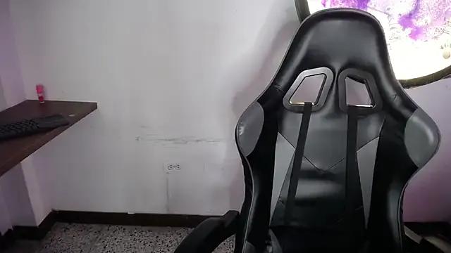 juliana-97 — fingering pussy