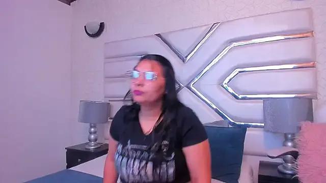 Julieta_Owen — dildo in pussy