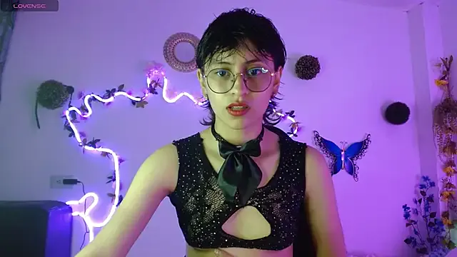 julieth_garcia_1 — SHOW BIG ASS WITH OIL