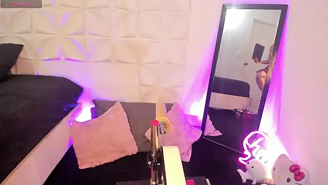 JuliethMoss — Spit tits