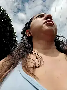 julietta_maxi — Show boobs in public x 1min 