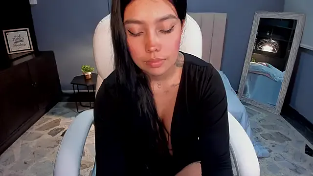 Juliieta_Evans — Freechat on StripChat