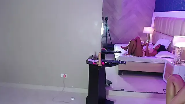 JulitPink — SHOW ASS CLOSE CAM