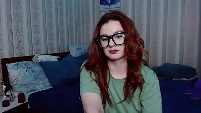 JulthHell — make me wet for to play witn my pussy!