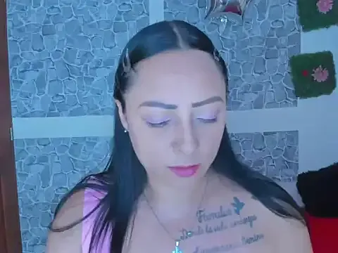 julybravo — Freechat on StripChat