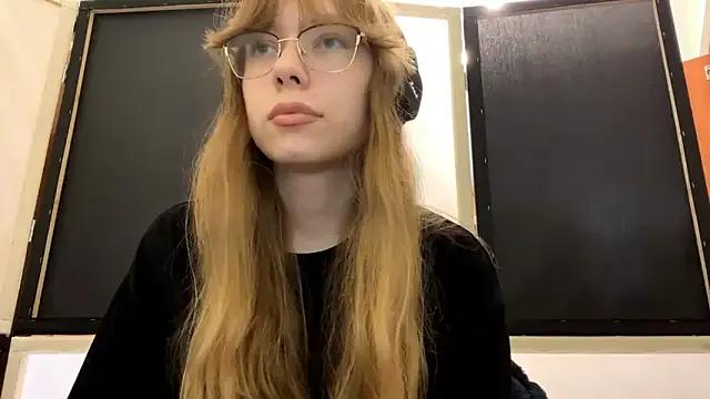 JuneCooper — let's spank my ass